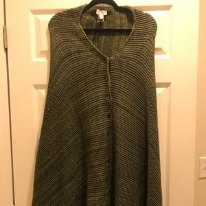 LuLaRoe MiMi Poncho